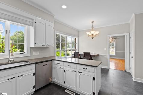 307 S Broad Street Clinton SC 29325
