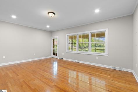 307 S Broad Street Clinton SC 29325