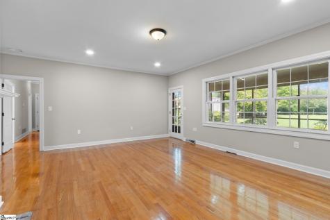 307 S Broad Street Clinton SC 29325