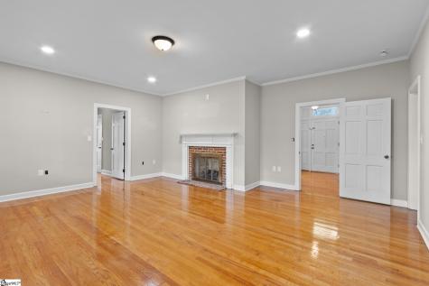 307 S Broad Street Clinton SC 29325