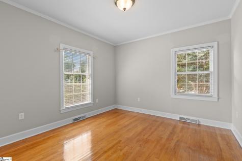 307 S Broad Street Clinton SC 29325
