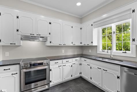 307 S Broad Street Clinton SC 29325