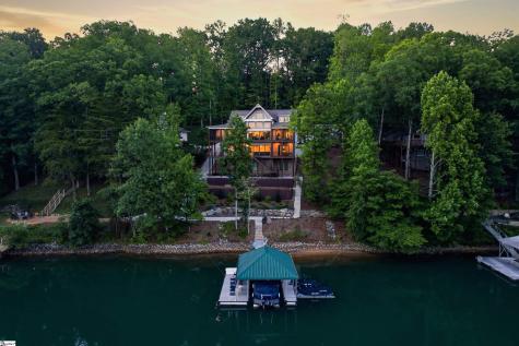 305 Harbor Drive Seneca SC 29678