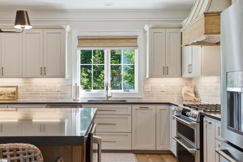 305 Harbor Drive Seneca SC 29678