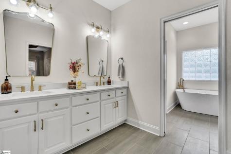 109 New Haven Court Easley SC 29640