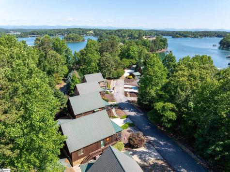 125 Briar Court Seneca SC 29672