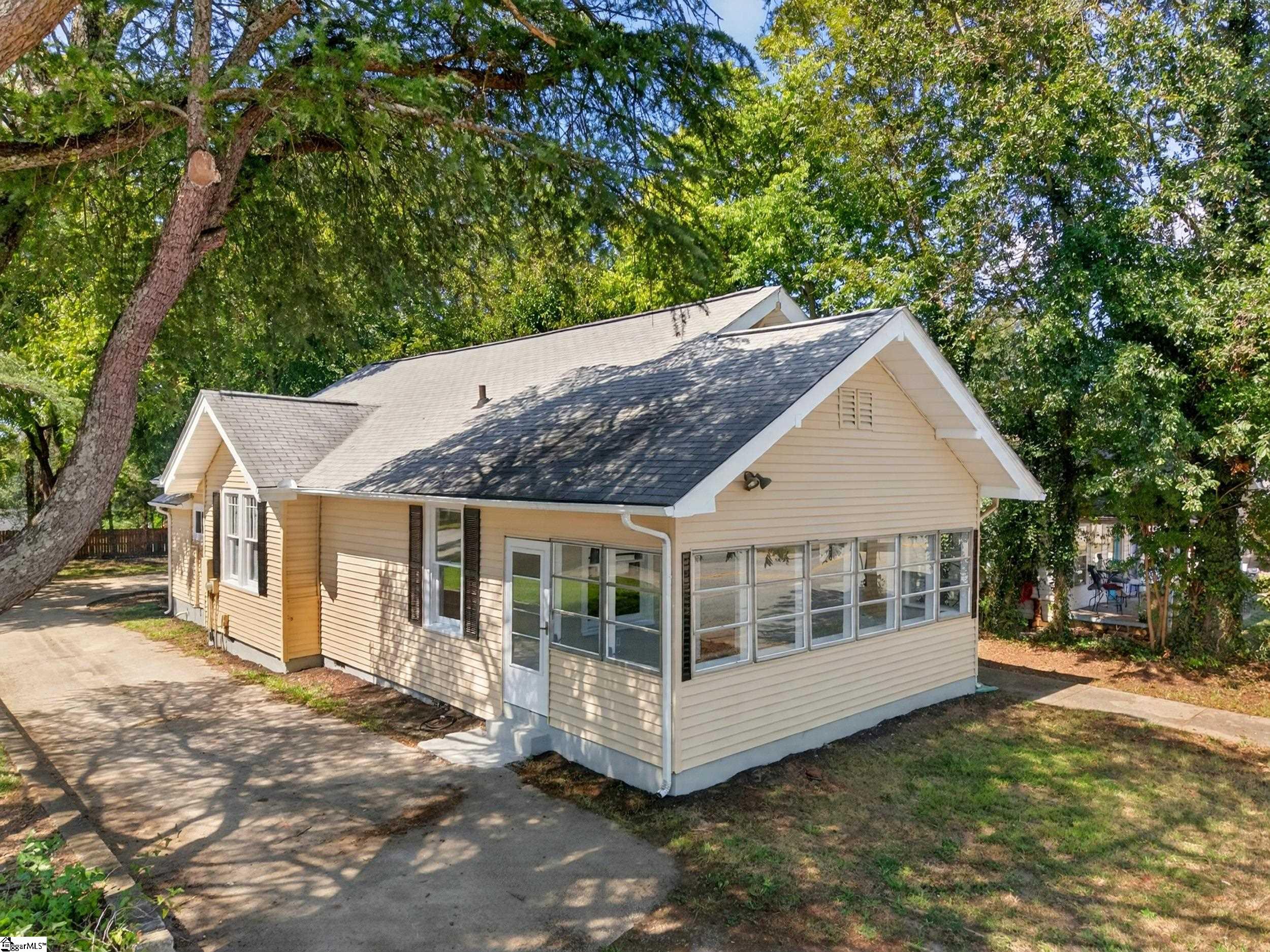 19 N Washington Avenue Greenville SC 29611
