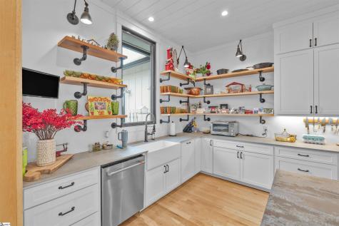 1425 S Harper Street Laurens SC 29360