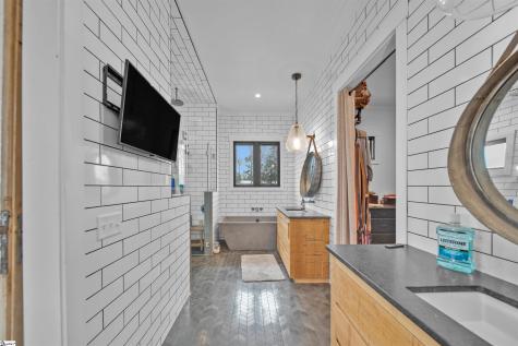 1425 S Harper Street Laurens SC 29360