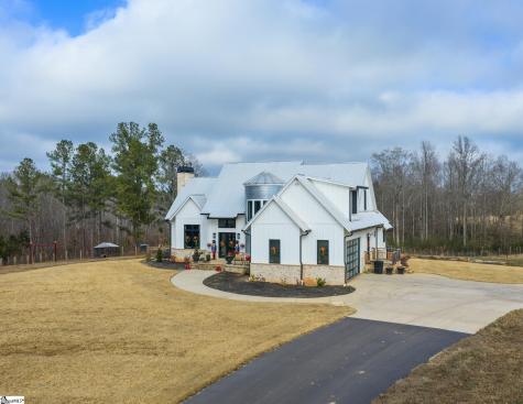 1425 S Harper Street Laurens SC 29360