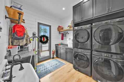 1425 S Harper Street Laurens SC 29360