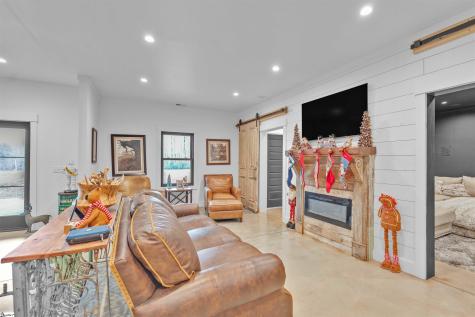 1425 S Harper Street Laurens SC 29360