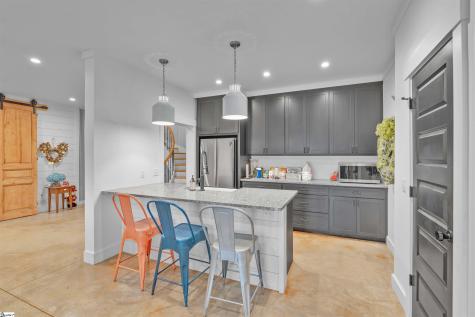 1425 S Harper Street Laurens SC 29360