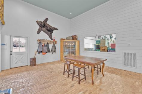 1425 S Harper Street Laurens SC 29360