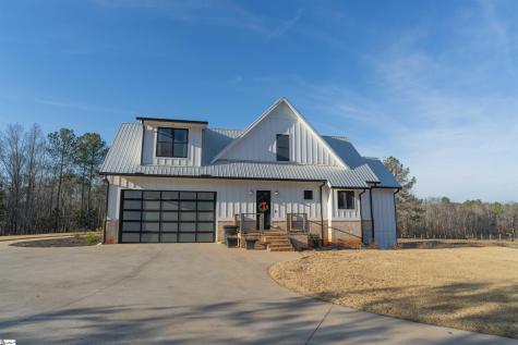 1425 S Harper Street Laurens SC 29360