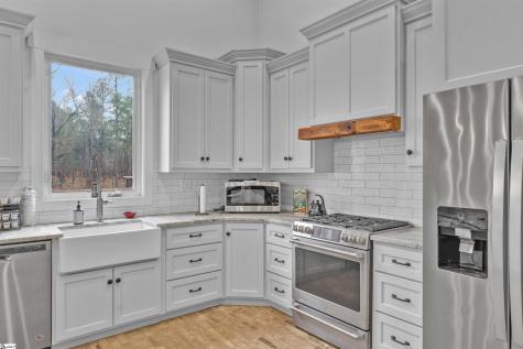 1425 S Harper Street Laurens SC 29360