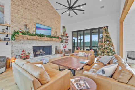 1425 S Harper Street Laurens SC 29360