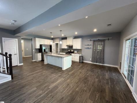 112 Henley Court Easley SC 29642