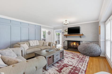 17 Inglewood Drive Greenville SC 29609