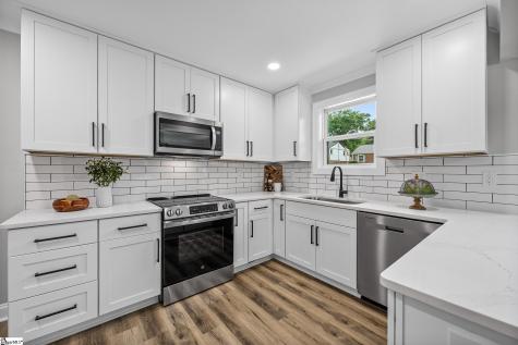 22 Gurley Avenue Greenville SC 29605