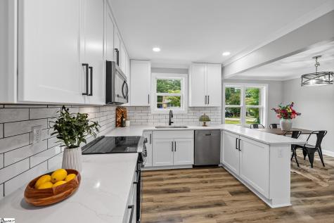 22 Gurley Avenue Greenville SC 29605