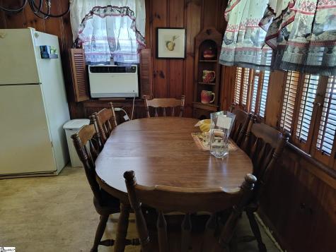 18304 25 Highway Ware Shoals SC 29692