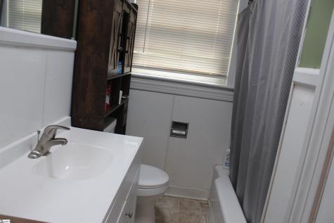 109 S Greenwood Avenue Ware Shoals SC 29692