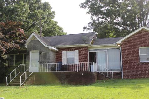 109 S Greenwood Avenue Ware Shoals SC 29692