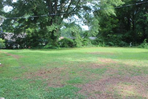 109 S Greenwood Avenue Ware Shoals SC 29692