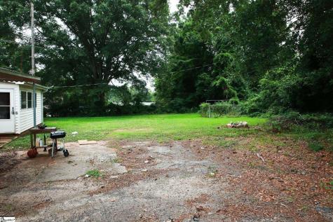 109 S Greenwood Avenue Ware Shoals SC 29692
