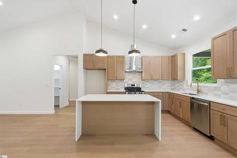 2835 Melvin Hill Road Campobello SC 29322