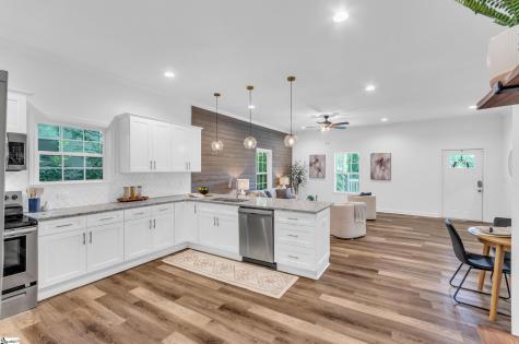 44 4th Avenue Greenville SC 29611