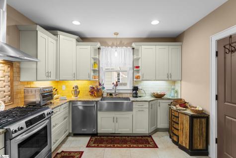 147 W Mountainview Avenue Greenville SC 29609