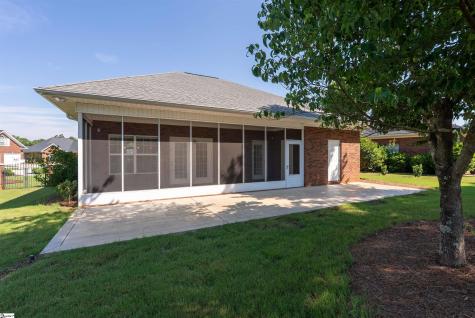 703 Nottingham Court Seneca SC 29672