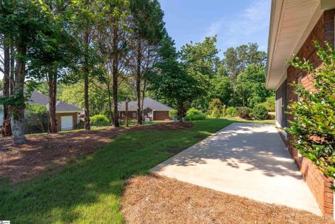 703 Nottingham Court Seneca SC 29672