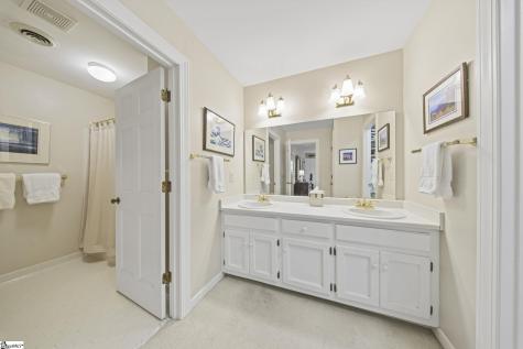 210 Valley Oak Drive Greenville SC 29617