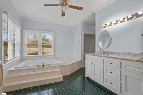 414 Giggle Drive Laurens SC 29360