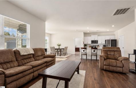 680 Hollyrose Circle Greenville SC 29605