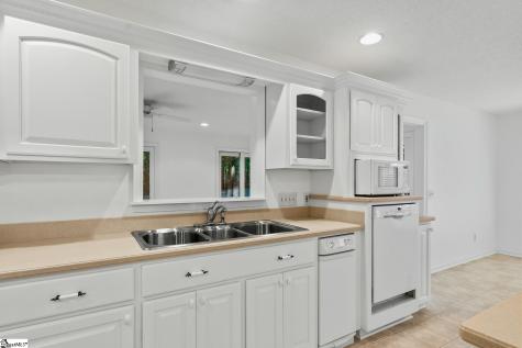 208 Oak Hollow Court Seneca SC 29672