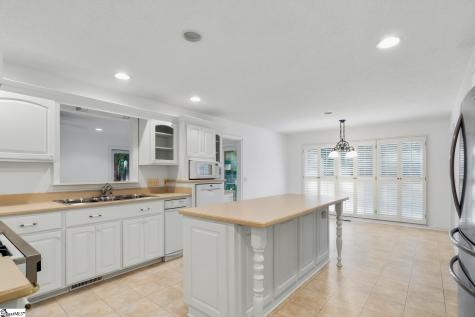 208 Oak Hollow Court Seneca SC 29672