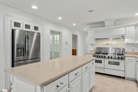 208 Oak Hollow Court Seneca SC 29672