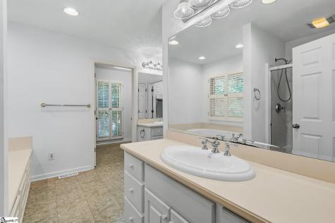 208 Oak Hollow Court Seneca SC 29672