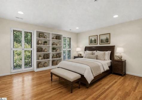 208 Oak Hollow Court Seneca SC 29672