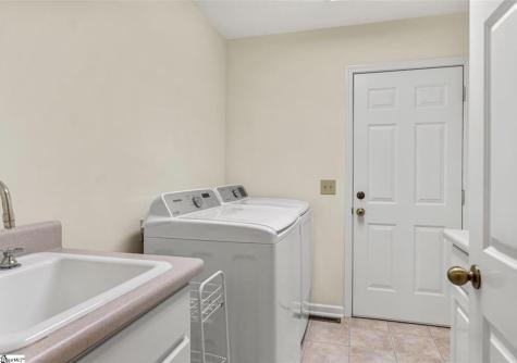 208 Oak Hollow Court Seneca SC 29672