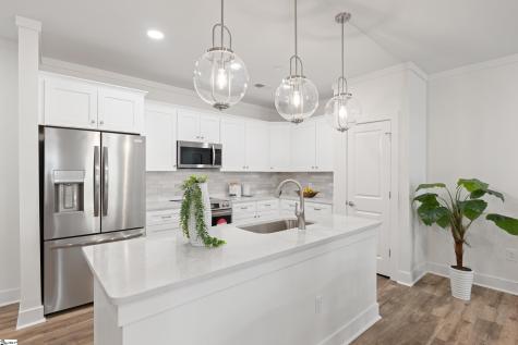 98 E Mcbee Avenue Greenville SC 29601