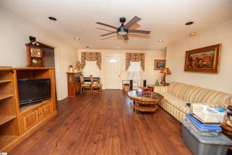 160 Mcbeth Road Cowpens SC 29330