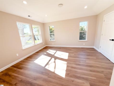 4 Thrift Street Greenville SC 29609