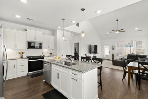 1039 Glohaven Way Boiling Springs SC 29316