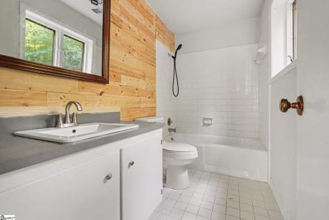 210 Lakeview Drive Seneca SC 29672