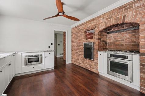 210 Lakeview Drive Seneca SC 29672